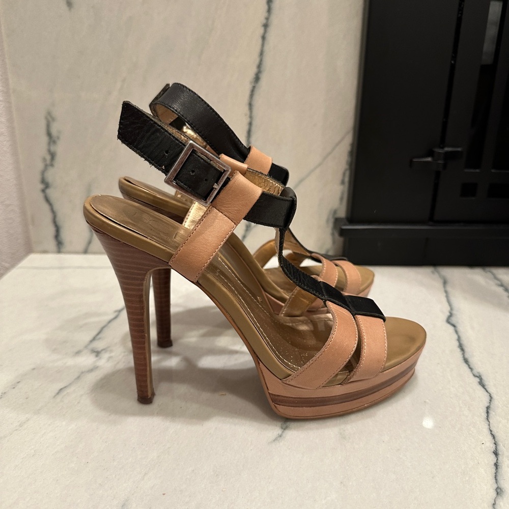 BCBG Emonee in Buff/Black